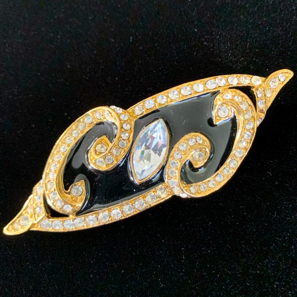 Trifari Jewelry - Vintage Crown Trifari Brooch